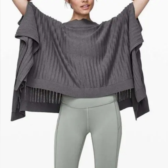 Lululemon Athletica Forward Flow Poncho - Picture 3 of 7